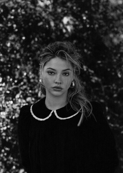 Madelyn Cline photo