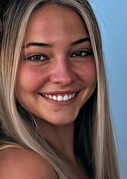 Madelyn Cline photo