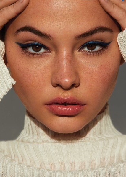 Madelyn Cline photo