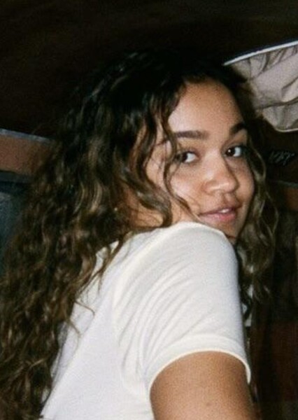 Madison Bailey photo