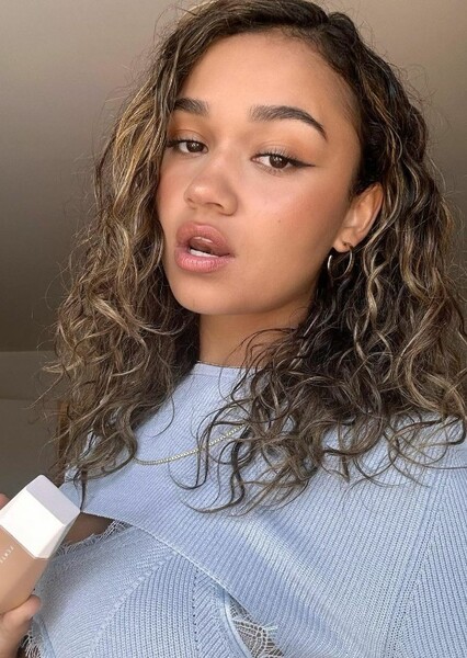 Madison Bailey photo