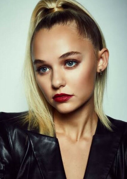 Madison Iseman photo
