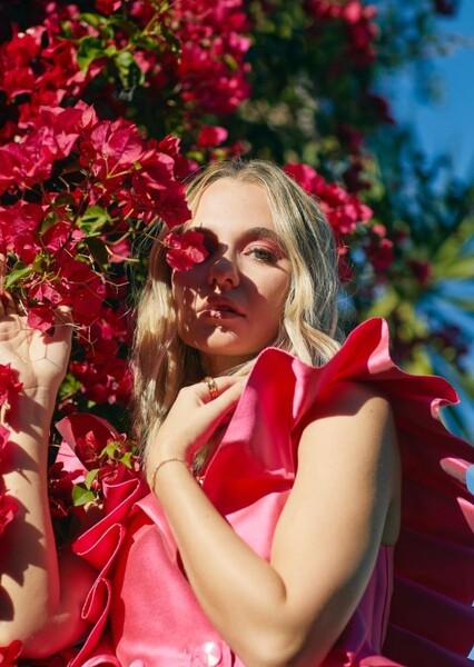 Madison Iseman photo