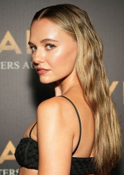 Madison Iseman photo