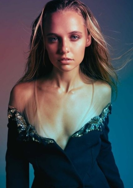 Madison Iseman photo
