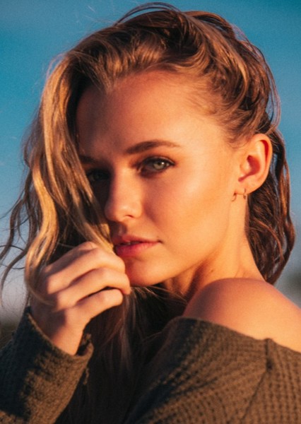 Madison Iseman photo