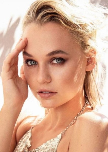 Madison Iseman photo