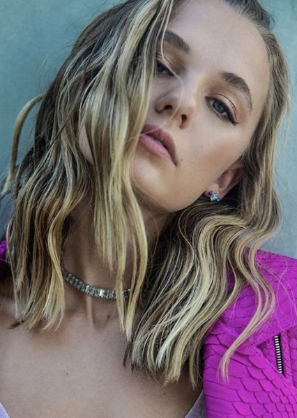 Madison Iseman photo