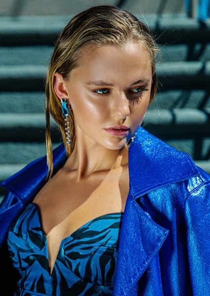 Madison Iseman photo