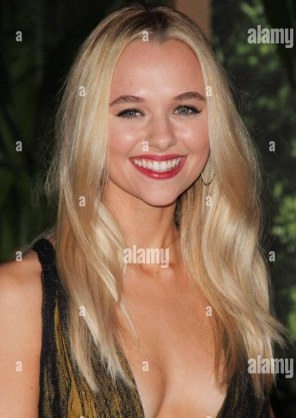 Madison Iseman photo