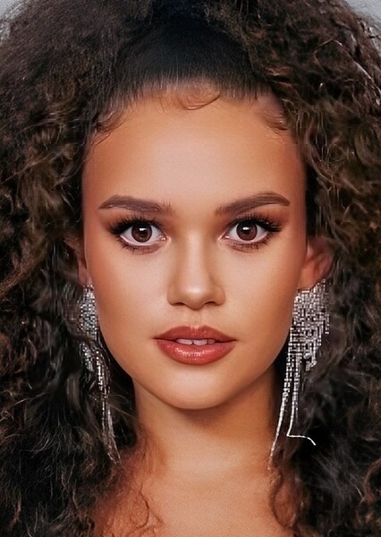 Madison Pettis photo
