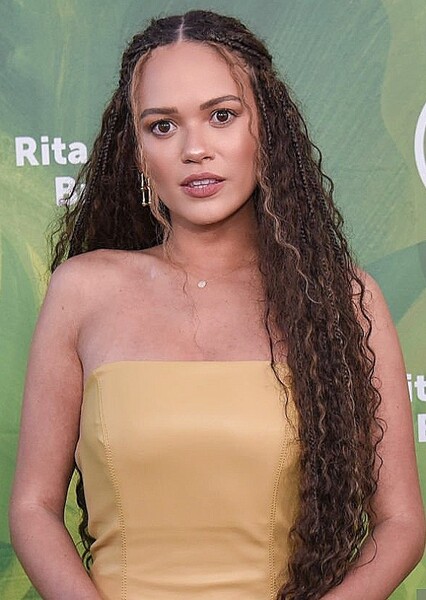 Madison Pettis photo