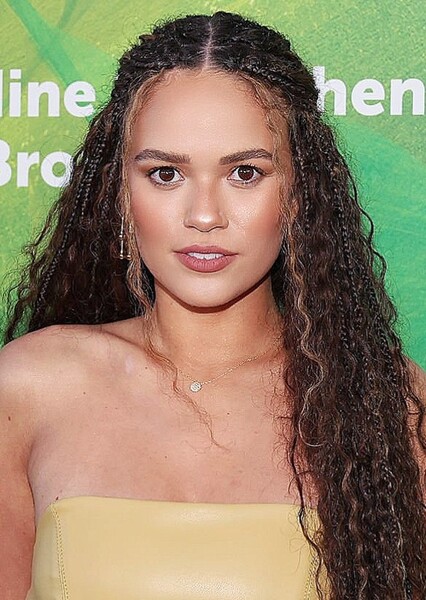 Madison Pettis photo