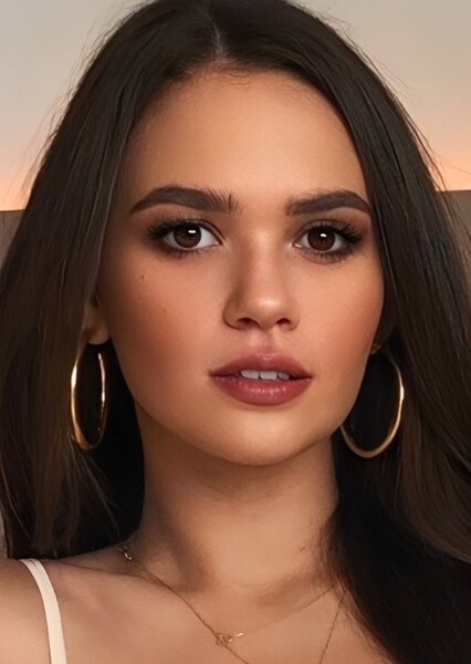 Madison Pettis photo