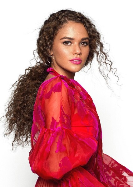 Madison Pettis photo