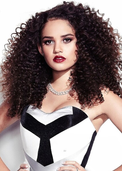 Madison Pettis photo