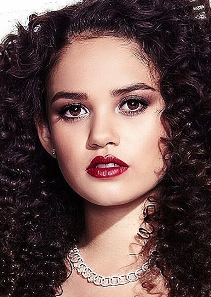 Madison Pettis photo