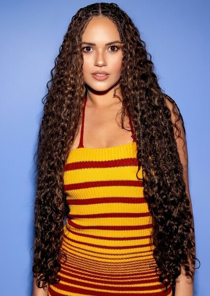 Madison Pettis photo