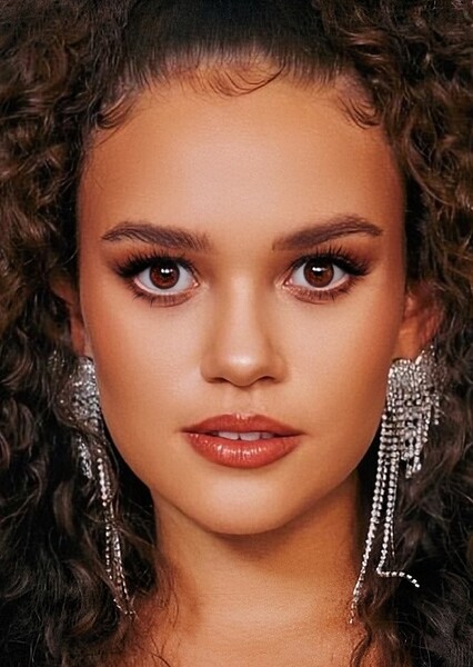 Madison Pettis photo