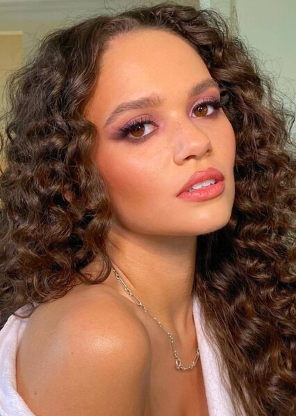 Madison Pettis photo