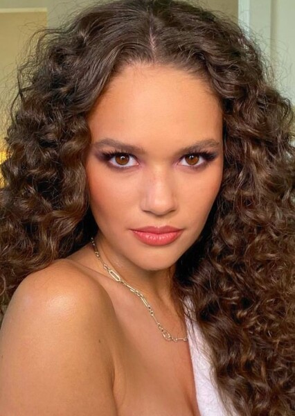 Madison Pettis photo