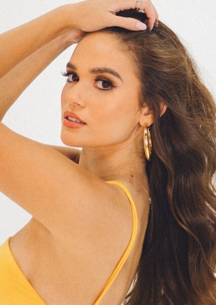 Madison Pettis photo