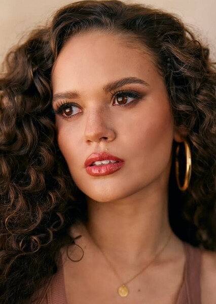 Madison Pettis photo