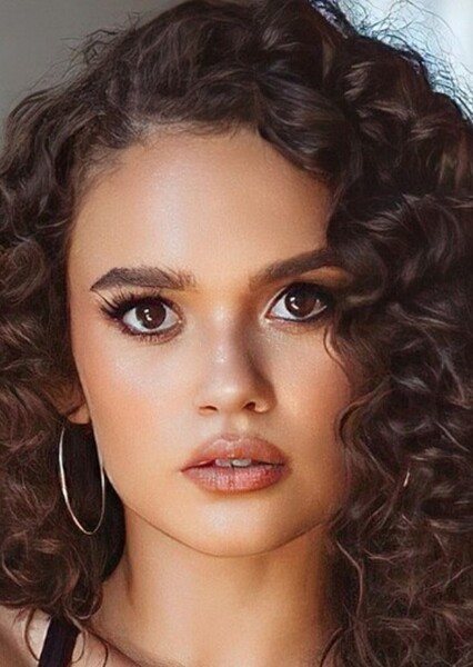 Madison Pettis photo