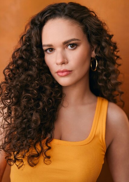 Madison Pettis photo