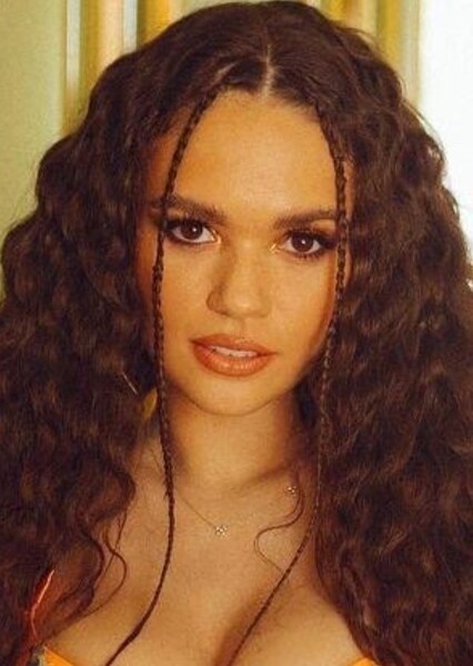 Madison Pettis photo