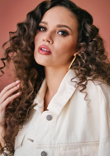 Madison Pettis photo