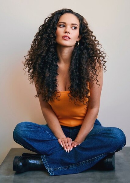 Madison Pettis photo