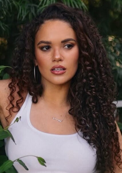 Madison Pettis photo