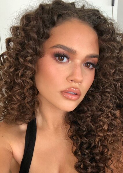 Madison Pettis photo