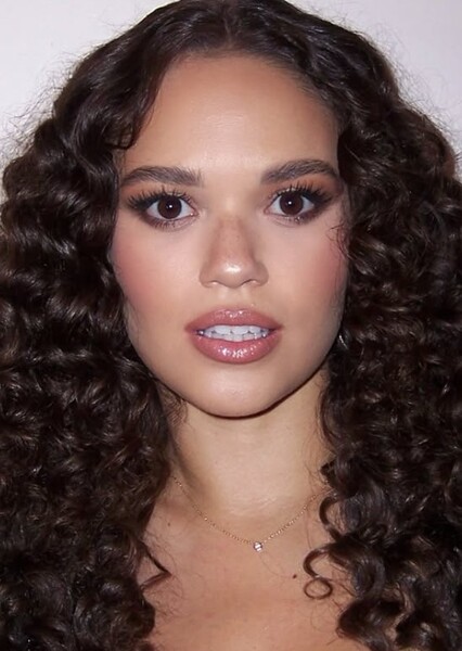 Madison Pettis photo