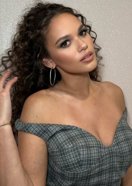 Madison Pettis photo