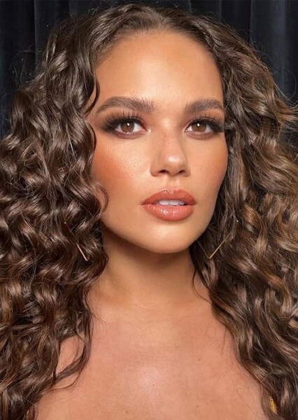 Madison Pettis photo