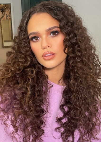Madison Pettis photo