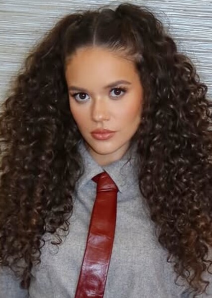 Madison Pettis photo
