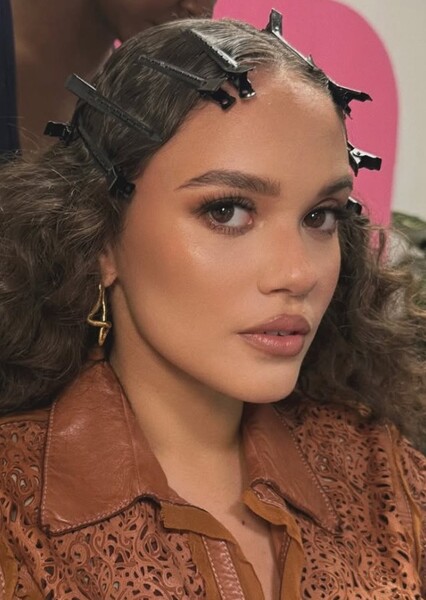 Madison Pettis photo