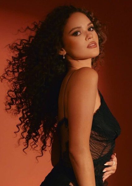 Madison Pettis photo