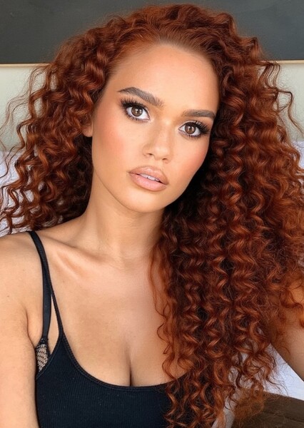 Madison Pettis photo