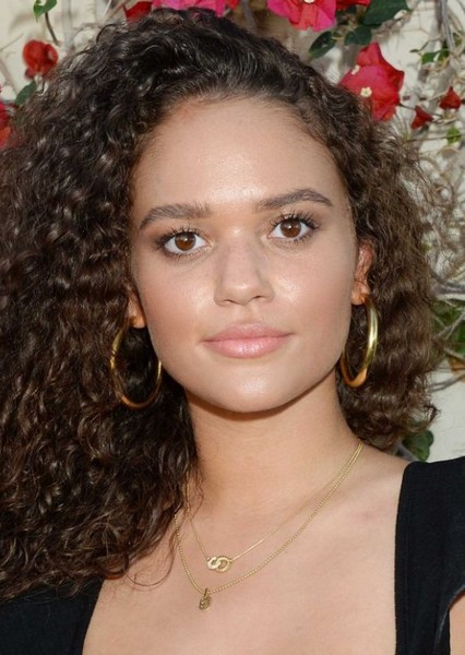 Madison Pettis photo