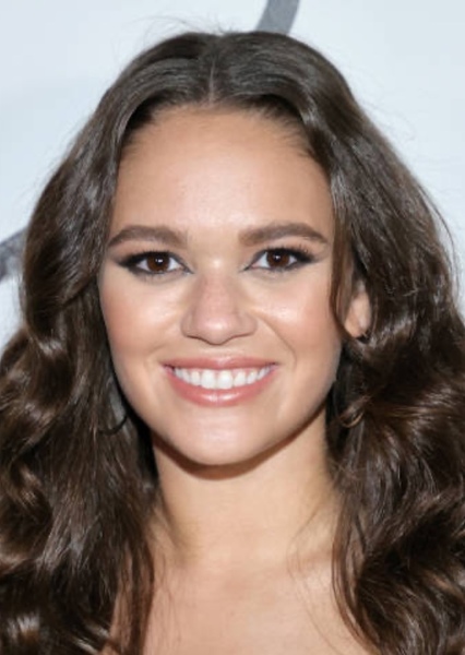 Madison Pettis photo