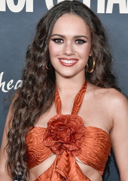 Madison Pettis photo