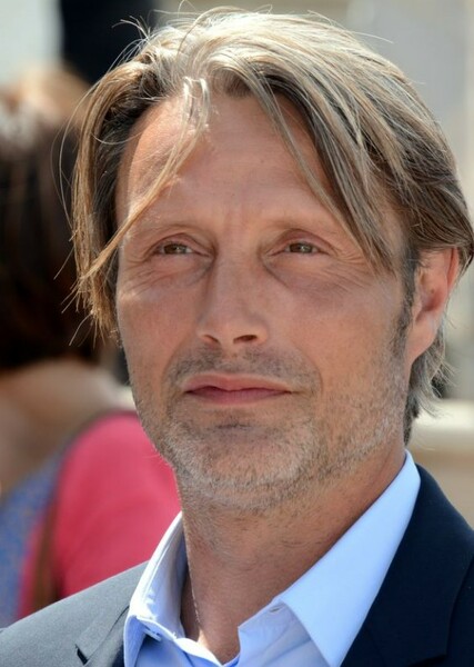 Mads Mikkelsen photo