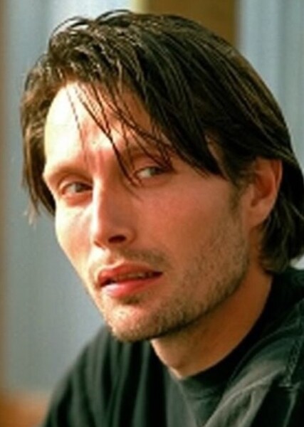 Mads Mikkelsen photo