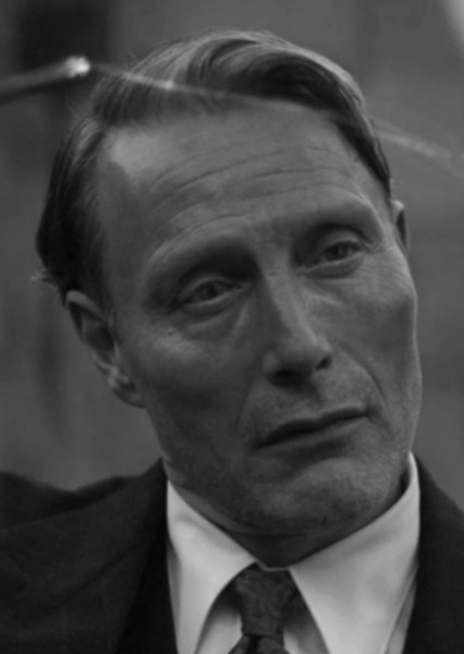 Mads Mikkelsen photo