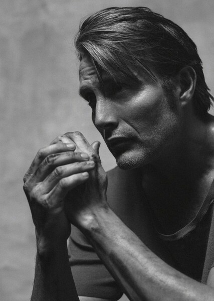 Mads Mikkelsen photo