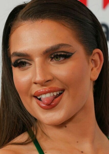 Mae Muller